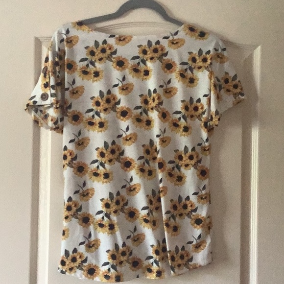 Truseles short sleeve Sunflower twisted top size Med beige yellow green black - Picture 2 of 9